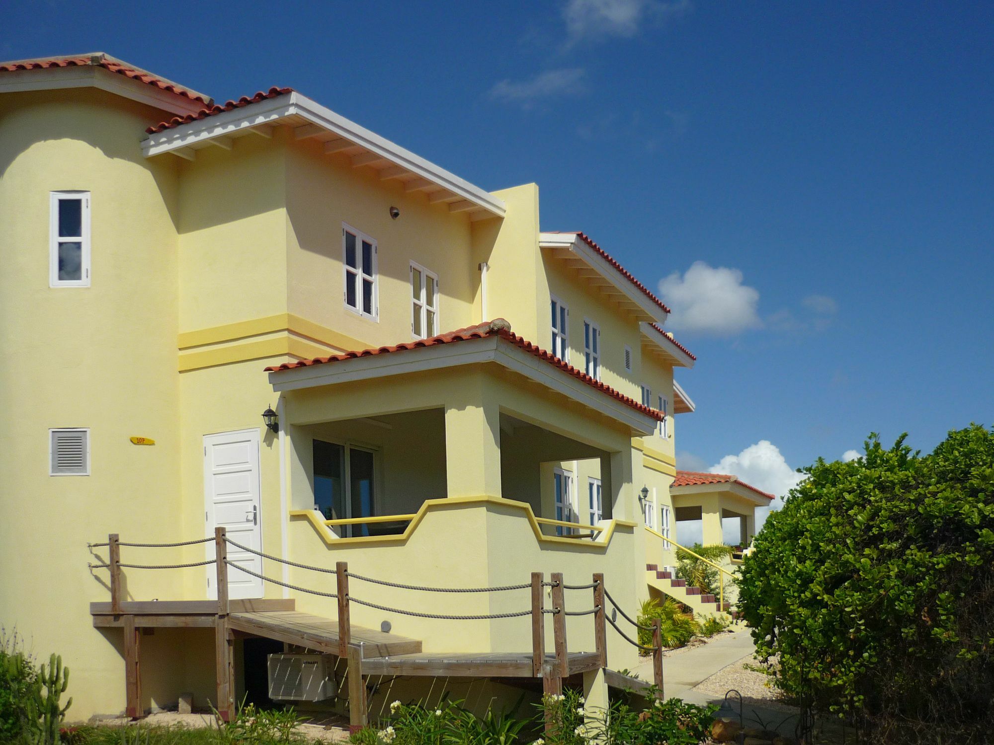 Апарт отель Caribbean Club Bonaire Экстерьер фото