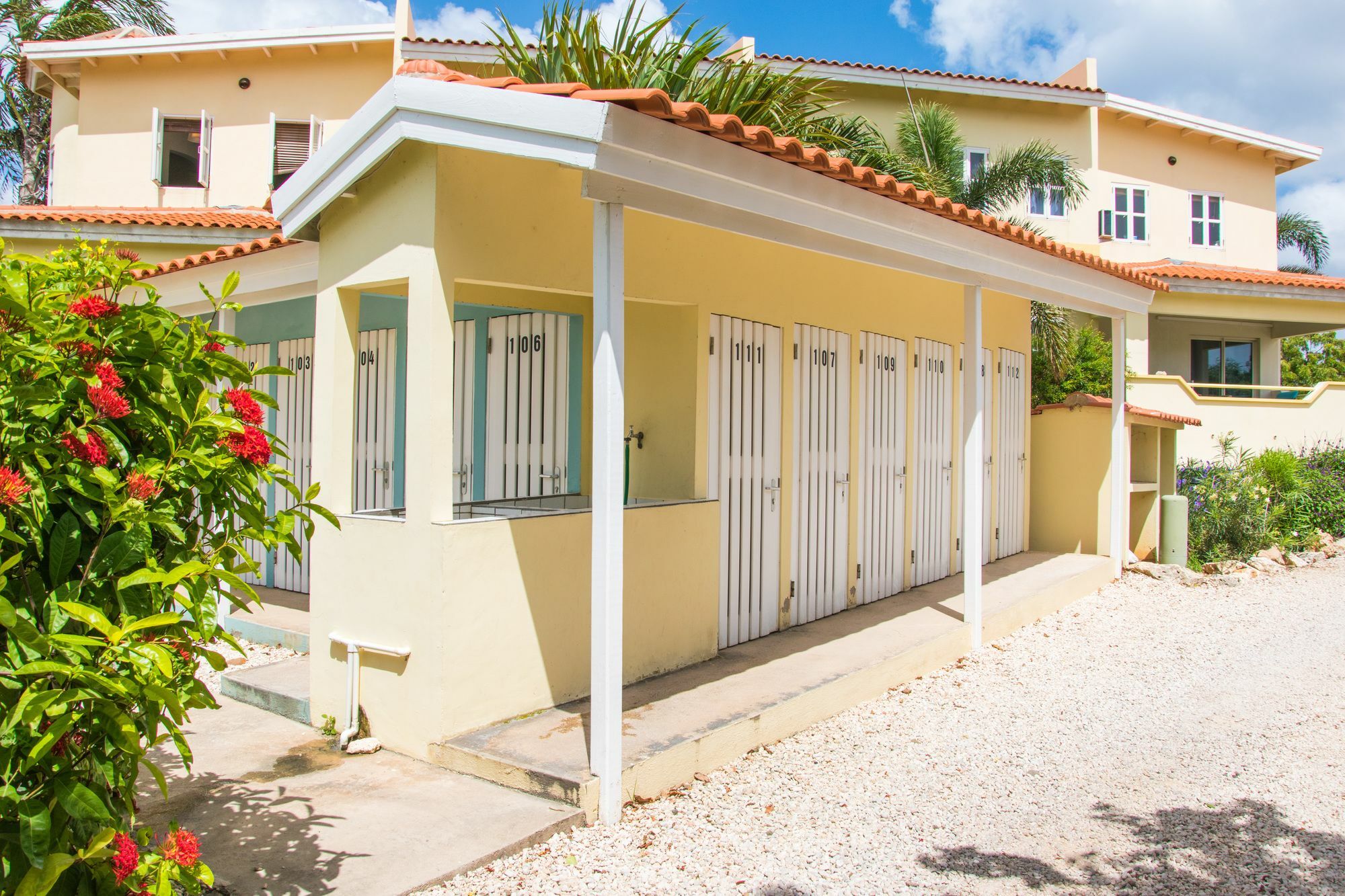 Апарт отель Caribbean Club Bonaire Экстерьер фото